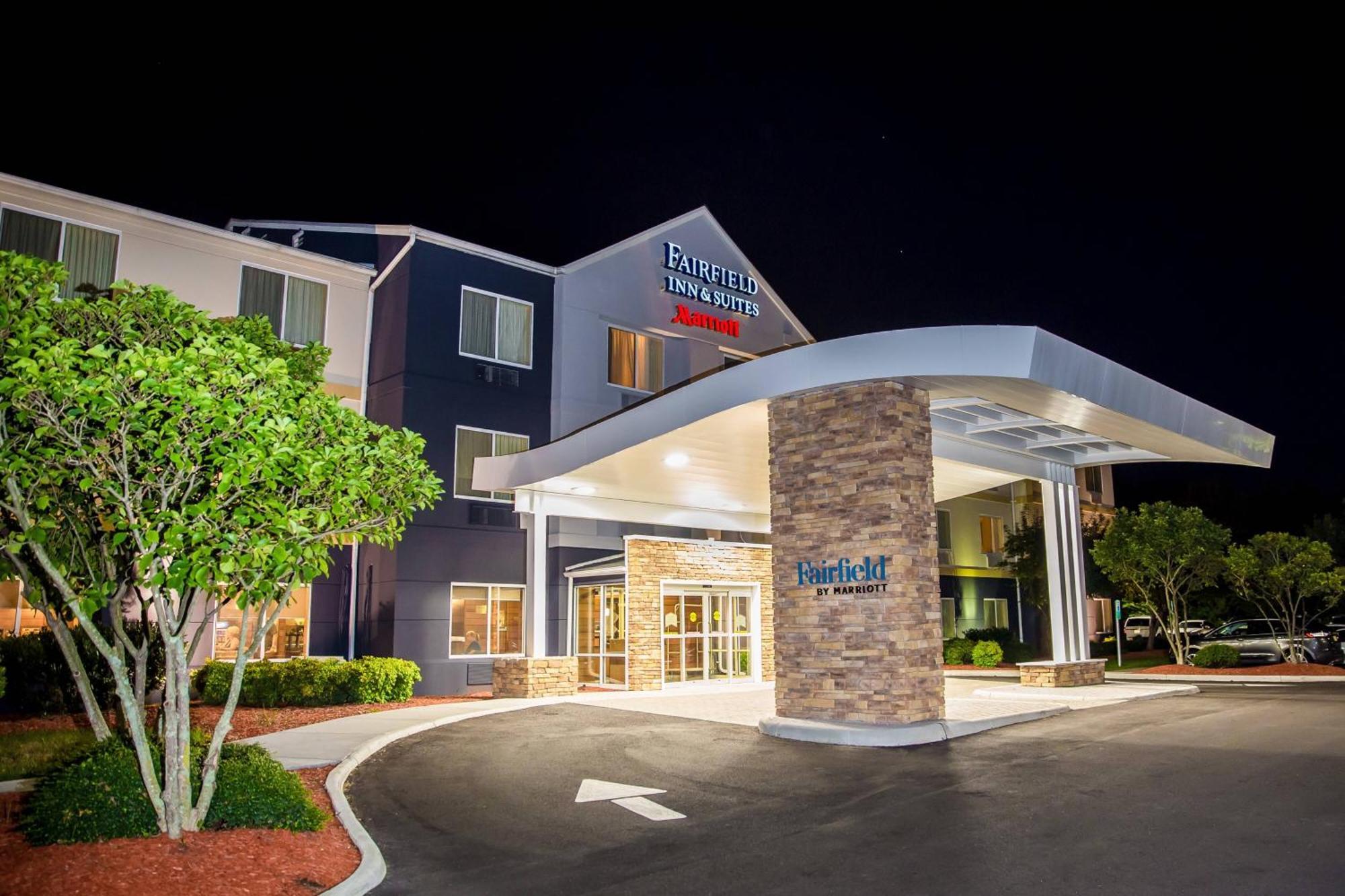 Fairfield Inn & Suites Fredericksburg Exterior photo